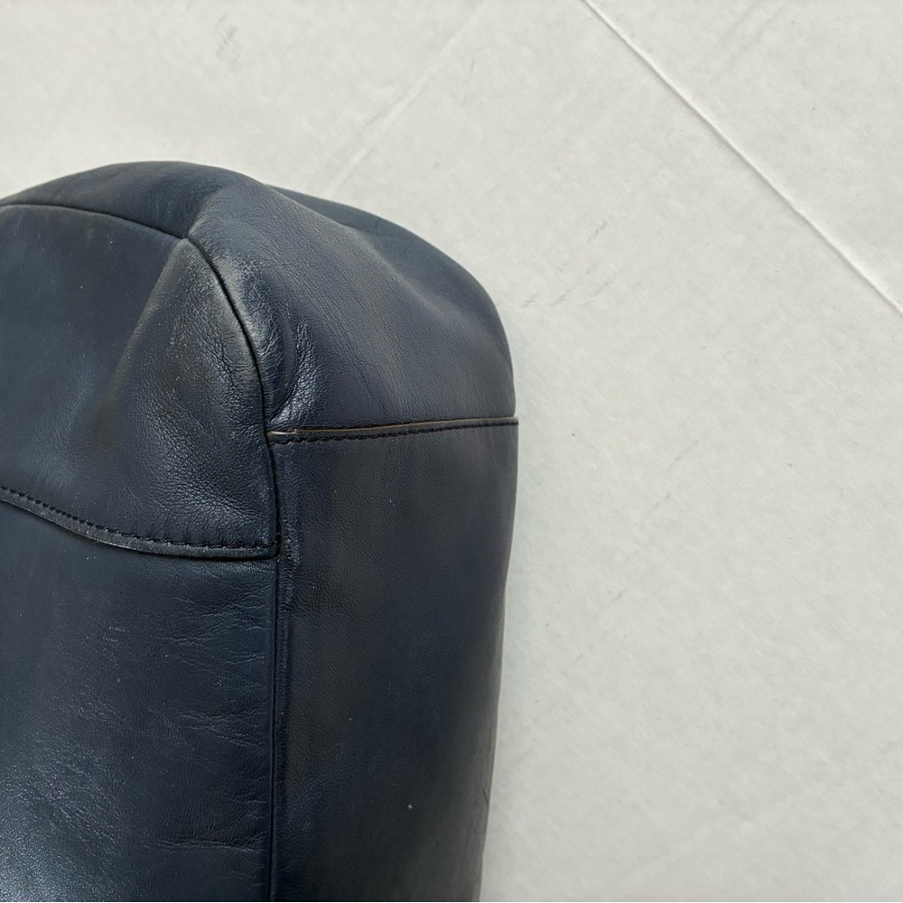 Coach Elegant Navy Leather Shoulder Bag - Picture 6 of 9